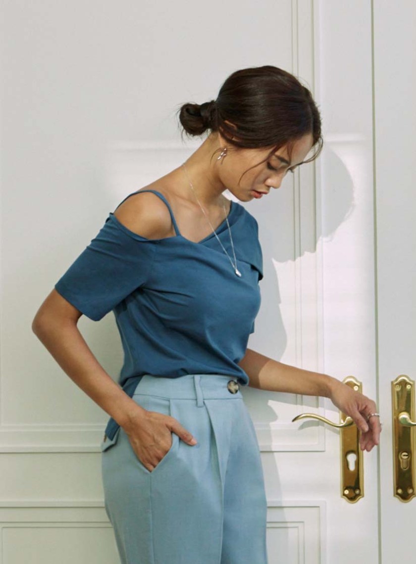 不對稱斜領單肩帶BRA上衣